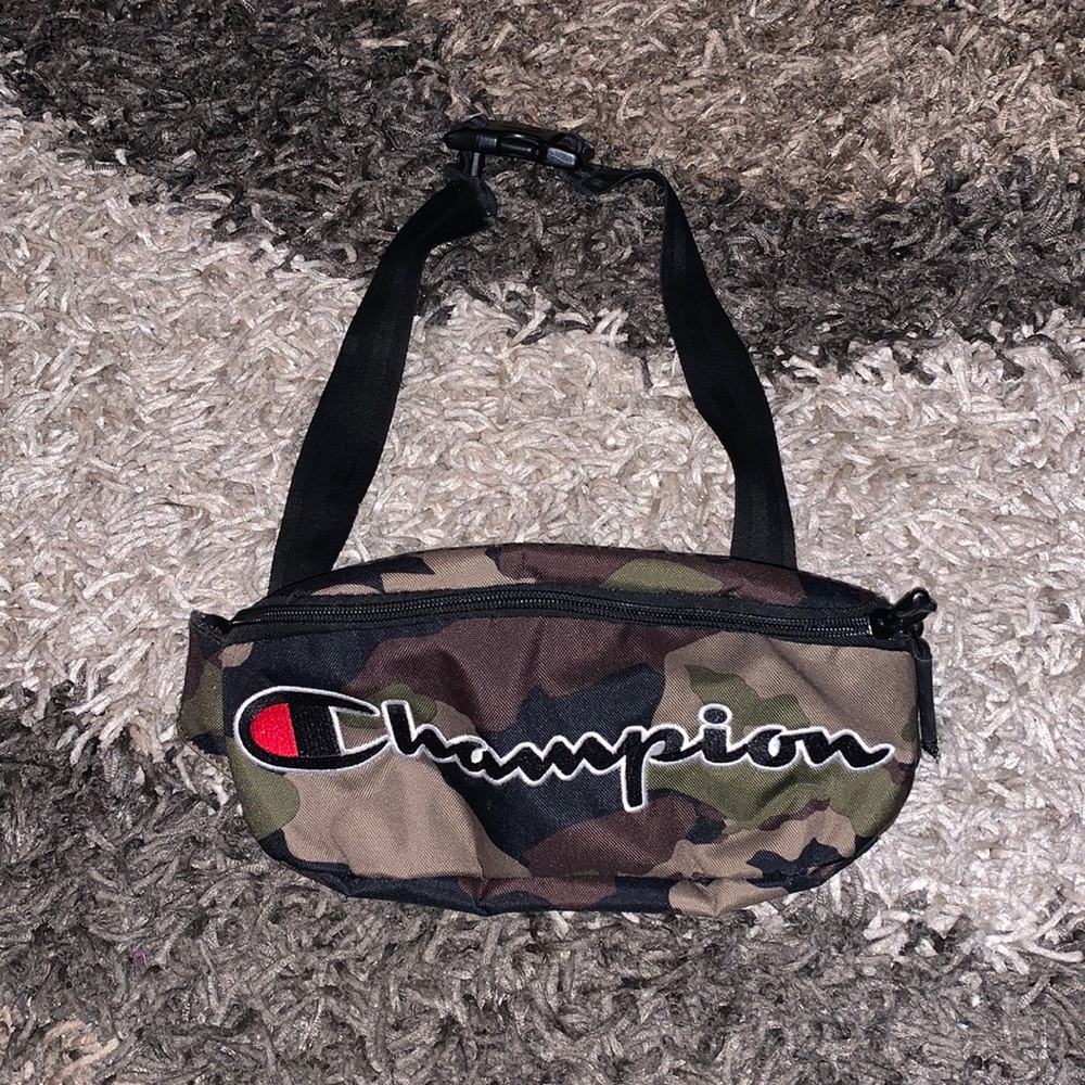 Champion Fanny Pack good cond